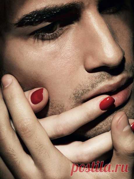 8 вещей, о которых мужчины думают, но не произносят вслух | Отношения на Elle.ru