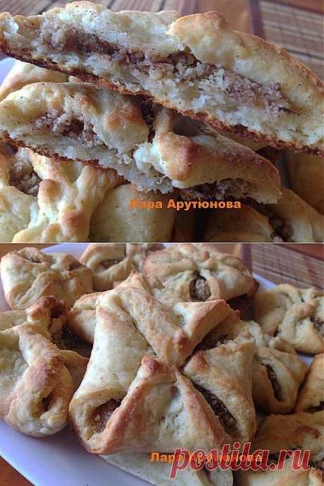 Творожное печенье с начинкой из грецкого ореха с сахаром и корицей. | Четыре вкуса