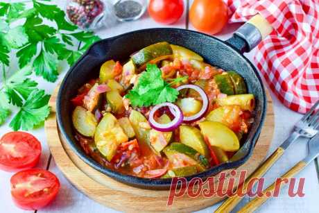 Тушеные кабачки с помидорами и чесноком на сковороде рецепт с фото пошагово - 1000.menu