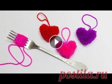 How to Make Yarn Heart ❤️ Easy Pom Pom Heart Making Idea with Fork ❤️ Amazing Valentine's Day Crafts Как быстро сделать сердечко из пряжи из трех помпонов при помощи одной вилки. Сердечко очень простое в исполнении, а в руках очень приятное. Подойдет ...
