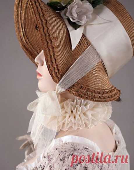 Шляпка а-ля Памела (Chapeau à la Paméla) – вид соломенной шляпки с широкими полями, прижатыми по бокам лентой, и завязывающейся под подбородком. Иногда шляпку украшали вуалью и кружевами спереди. Chapeau à la Paméla была популярна в конце XVIII и первые три четверти XIX века. Шляпка была названа в честь героини Сэмюэла Ричардсона «Памела, или награждённая добродетель» (1740 г.).

#bloshka_fashion #bloshka_XIX