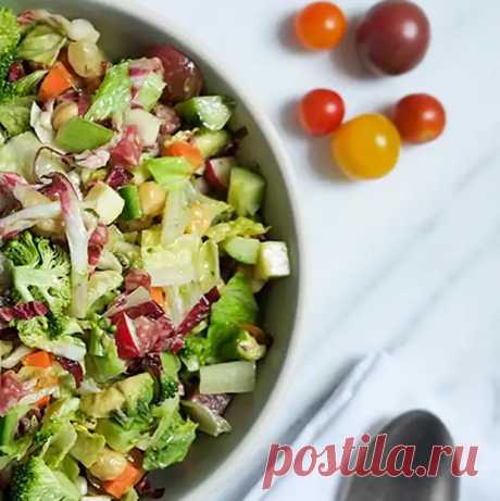 Салат свежими овощами, бобами и колбаской - салат, после после пробы которого всегда хочется добавки - ФотоРецепт - медиаплатформа МирТесен