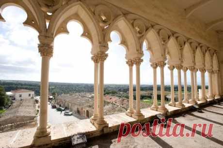 Loggiato del castello di Donnafugata, Ragusa, Sicilia | Cinzia Arezzo приколол(а) это к доске Sicily.