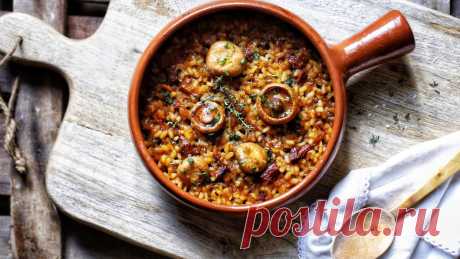 Receta de arroz de 'cap i pota' con níscalos Es tiempo de setas y lo celebramos con un delicioso arroz. Las elegidas son los níscalos (rovellons de botó, en catalán) y como acompañamiento