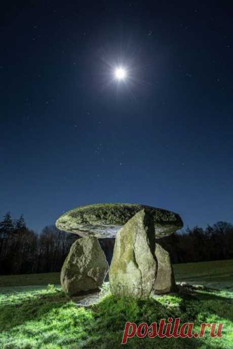 Enchanting Photos Spinster’s Rock, Drewsteignton, England  photo via dream