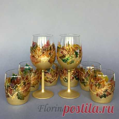 Wine Glasses, Hi-ball glasses, Tumblers Glasses, Wedding Glasses, Hand Painted Glasses, Autumn Leaves, Maple Leaves SET OF TWO Wine Glasses, Hi-ball glasses, Tumblers Glasses, Wedding Glasses, Hand Painted Glasses, Autumn Leaves, Maple Leaves  Custom order 5-7 days!  *THIS LISTING IS FOR SET OF 2 * you can choose: 2 wine glasses, 2 hi-ball glasses or 2 tumblers glasses.  They are decorated with maple leaves in warm, autumn colors such as gold, brown, orange, yellow, green ...