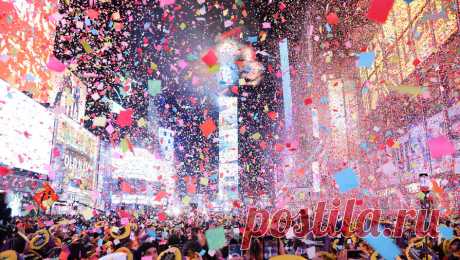 В Нью-Йорке сотни тысяч людей встретили 2024 год на Таймс-сквер. В Нью-Йорке сотни тысяч людей встретили новый 2024 год на центральной площади Нью-Йорка, Таймс-сквер, несмотря на плохую погоду. Об этом рассказал корреспондент ТАСС. В Нью-Йорк на празднование Нового года прибыли десятки тысяч жителей ...