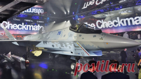Вице-премьер Борисов: первый полёт истребителя Checkmate состоится в 2025 году Вице-премьер России Юрий Борисов заявил, что первый полёт истребителя Су-75 Checkmate состоится в 2025 году. Об этом он сказал в рамках Петербургского международного экономического форума (ПМЭФ).