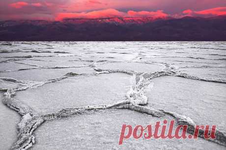 Salty Glow | Badwater Basin by Brandon Ku