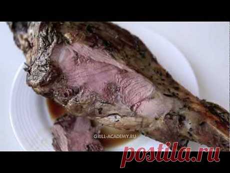 ▶ Запечёная баранья нога с розмарином (Agnello al profumo di rosmarino) - YouTube