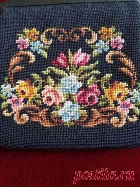 Beautiful black needlepoint handbag wool Kelly handbag with flowers and roses free shipping U.S only sale!