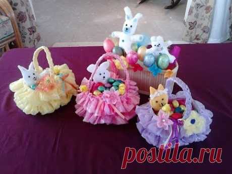 Amazing Easter Basket - crafted from recycled plastic bag and bottle.