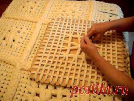 ▶ How to make a Beautiful Daisy Pattern in the Large Butterfly Loom - YouTube