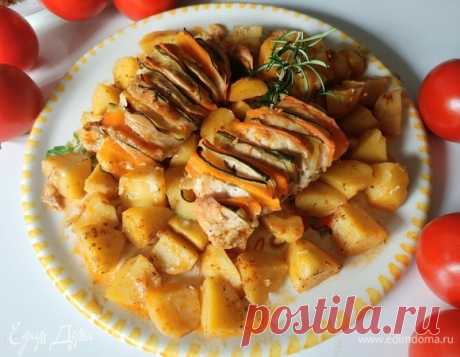 Куриное филе «гармошка» с картофелем , с ингредиентами: куриное филе, картофель, сыр, морковь, цукини