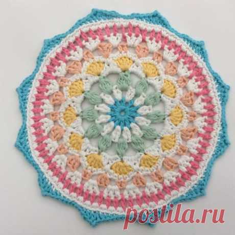 Naissance Mandala ~ Pattern for a mandala using DROPS Paris – Cotton Pod