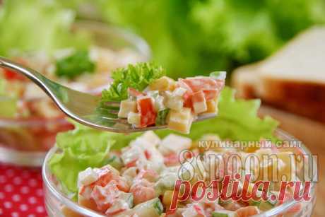 Салат с крабовыми палочками и помидорами