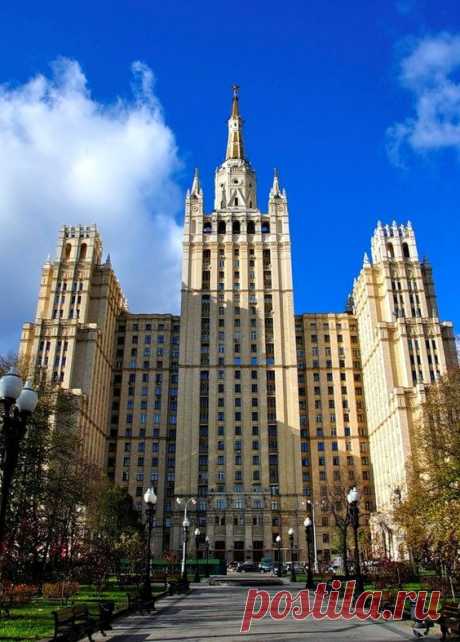 Residential house on Kudrinskaya Square, Moscow, Russia…  |  Pinterest • Всемирный каталог идей