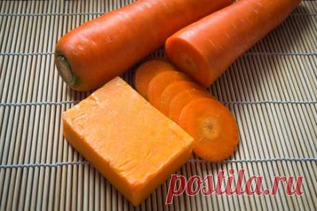 Мягкое мыло на основе моркови и меда Сваренное в домашних условиях из натуральных компонентов, оно будет мягко очищать кожу вашего лица и тела, придавая ей легкий бронзоватый оттенок. А заодно – увлажнять кожу и снабжать ее витаминами и антиоксидантами.   Богатое бета-каротином медово-морковное мыло идеально подходит для очищения и смягчения сухой и раздраженной кожи, а изготовить его несложно, с минимумом затрат.   […]