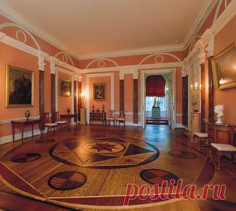 Waiters' Room at the Catherine Palace - Charles Cameron split the Waiters’ Room, one of the service rooms in the eighteenth-century Great Palace (the Catherine Palace) at the time of Paul I, in two with a crosswise partition, making two anterooms...  |  Pinterest • Всемирный каталог идей