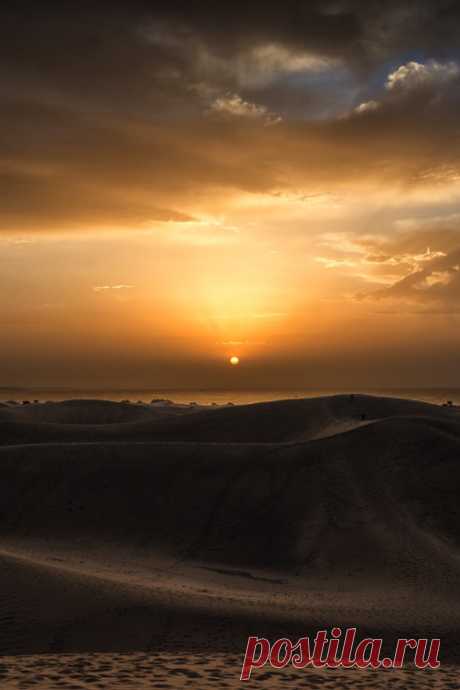 Twilightsolo - sundxwn: Maspalomas sunset by Juances