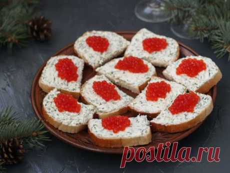 Бутерброды с красной икрой и сыром фета — рецепт с фото пошагово