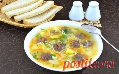 Сытный суп с мясными фрикадельками / Свежие рецепты