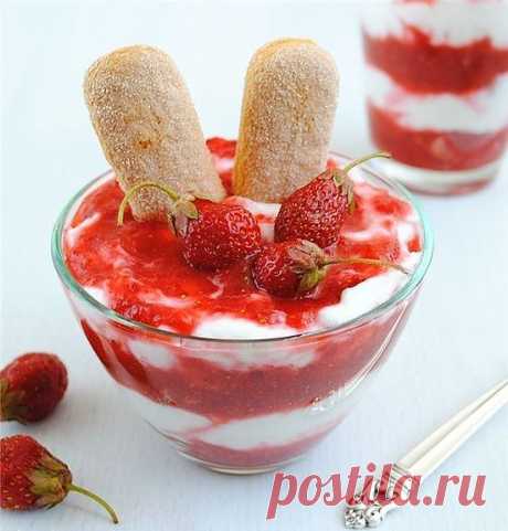 Десерт клубничный с бисквитным печеньем - Kulinarnyj-Recept.��