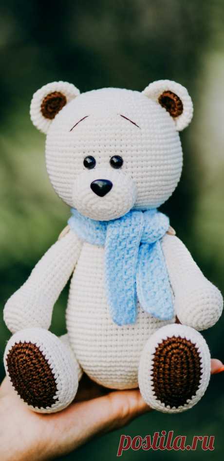 PDF Белый медвежонок крючком. FREE crochet pattern; Аmigurumi doll patterns. Амигуруми схемы и описания на русском. Вязаные игрушки и поделки своими руками #amimore - Медведь, медвежонок, мишка.