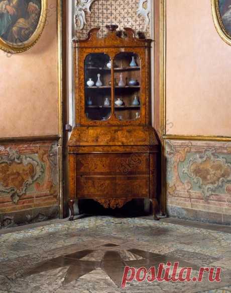 AKG-imágenes -Corner cupboard in a room of Palazzo Biscari, Catania (UNESCO…  |  Pinterest • Всемирный каталог идей