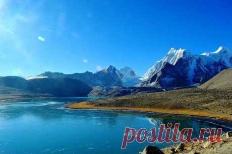 Неземное великолепие озер в Гималаях