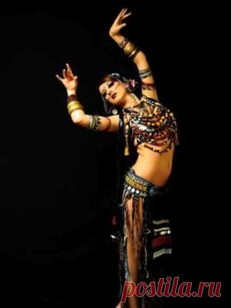 Beautiful and unique tribal costumes | Bellydance Vogue