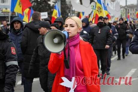 Власти Молдавии опровергли заявление о подготовке провокации в Приднестровье. Пресс-секретарь правительства Молдавии Даниел Водэ опроверг заявление лидера оппозиции Марины Таубер о подготовке провокации в Приднестровье. По его словам, Таубер пытается скрыть от спонсоров полный «провал оплаченных протестов» и посеять раскол в обществе. Пресс-секретарь заверил, что власти контролируют ситуацию.