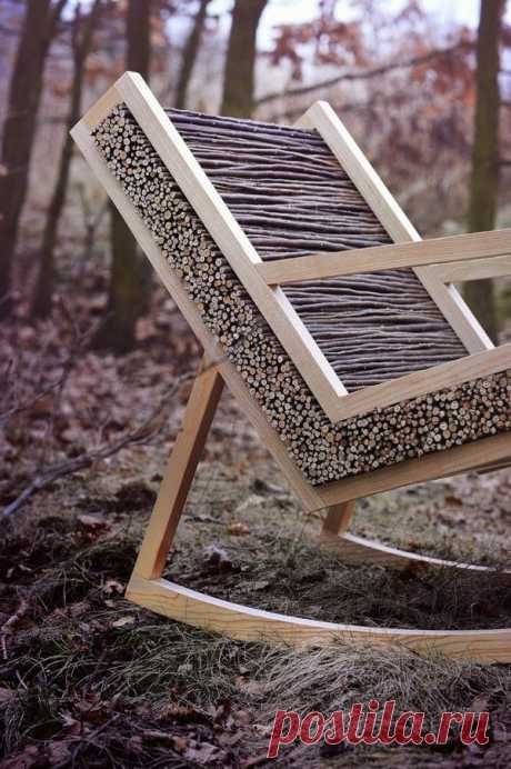 HALUZ rocking-chair par Studio Vacek