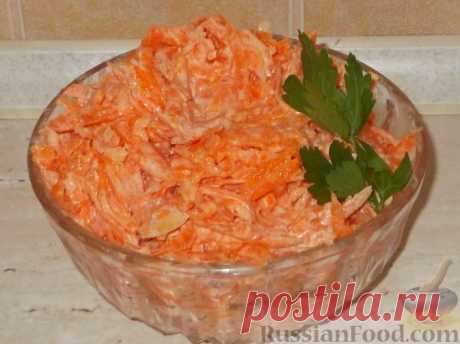 Рецепт: Салат из моркови и чеснока со сметаной на RussianFood.com