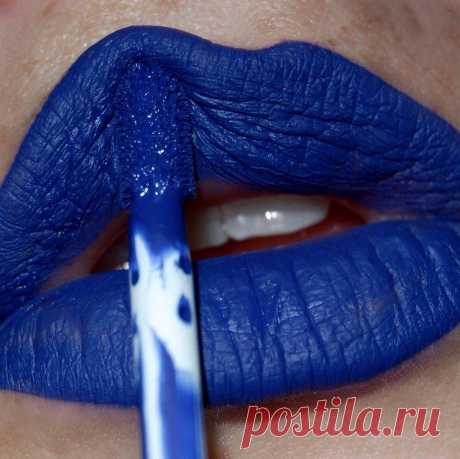 Kat Von D Beauty в Instagram: «Could ‘Blue Blooded’ be the most perfect blue? We think so 💙💙💙 [📸@iamleah]. #everlastingliquidlipstick #bluelipstick #feelingblue…» 51.8 тыс. отметок «Нравится», 263 комментариев — Kat Von D Beauty (@katvondbeauty) в Instagram: «Could ‘Blue Blooded’ be the most perfect blue? We think so 💙💙💙 [📸@iamleah].…»