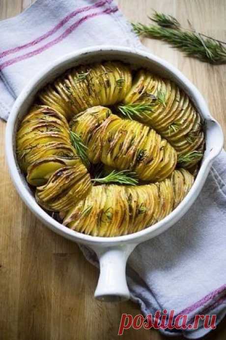 Картофельная гармошка с чесноком. | Банк кулинарных рецептов