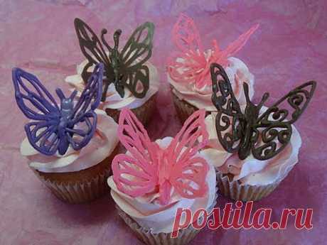 ▶ Decorating Cupcakes #120: Butterflies and &quot;Love Mom&quot; decorations (For Mother's Day) -with yoyomax12 - YouTube