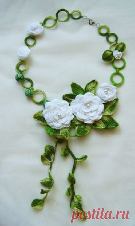 White flowers necklace Crochet jewelry by…