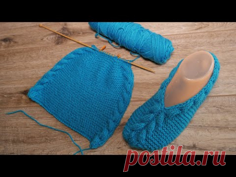 Лазурные следки спицами с объёмной косой 👟 Azure slippers knitting pattern