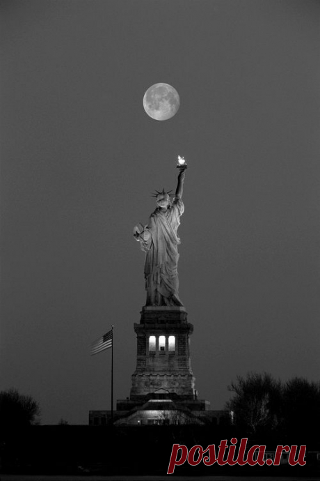 New York City, Moon