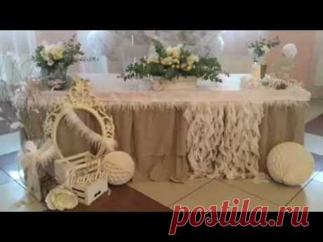 Идеи декора: бело-золотая Свадьба (помпоны, перья, гирлянда, ваза, подсвечник, номерки столов) DIY