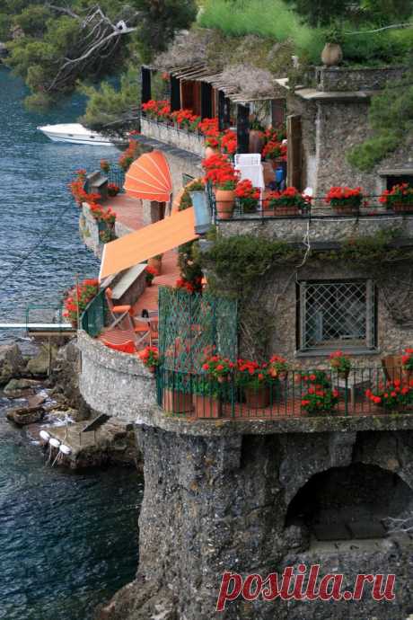 Портофино – привилегированный курорт на итальянском побережье Лигурии, Италия