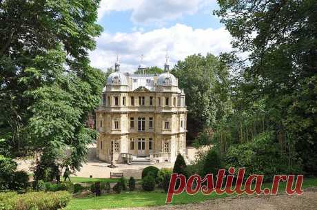 Вот как сейчас выглядит знаменитый замок Монте-Кристо 
Шато де Монте-Кристо — восхитительный замок, расположенный во Франции на холме Порт-Марли, между Марли-ле-Руа и Сен-Жермен-ан-Ле. В своё время этот особняк и парк принадлежали знаменитому французском…