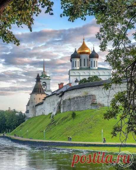 Псковский Кром(Кремль). Псков, Россия.