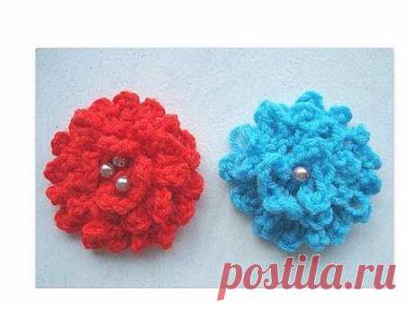 ▶ Easy Ruffled Beginner Crochet Flower. - YouTube