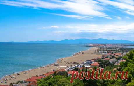 Panoramio - Photo of Leucate, la plage vue de la falaise