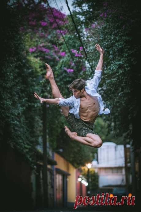 Артисты балета устроили невероятную фотосессию на улицах Мехико