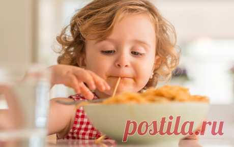 5 вредных пищевых привычек, которые закладываются в детстве - Статьи - Дети 3-7 лет - Дети Mail.ru