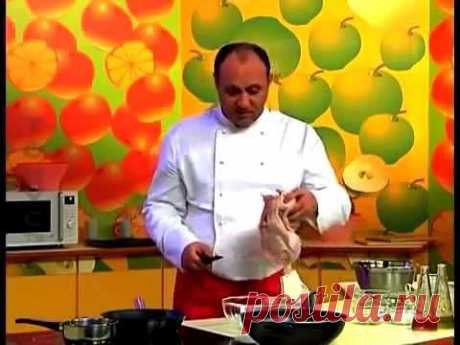 Тушеная курица в помидорно-луковом соусе рецепт от шеф-повара / Илья Лазерсон / кавказская кухня