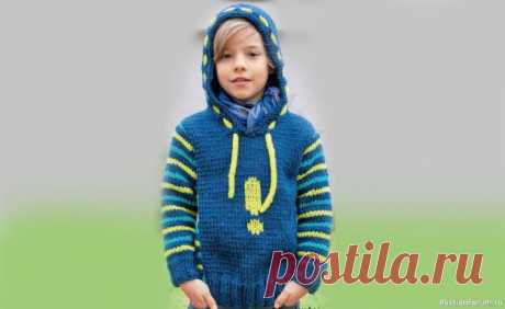 Пуловер с капюшоном для мальчика | Вязание спицами для детей Детский пуловер с капюшоном великолепная модель для прогулки прохладными вечерами осенью. Вязаный пуловер спицами с капюшоном для мальчика с описанием и схемой вязания.  Размеры:4 года (6, 8, 10, 12) лет Вам потребуется:400 (500, 500, 500, 600) г тёмно-синей (00150) (цвет А), 100 (100,...